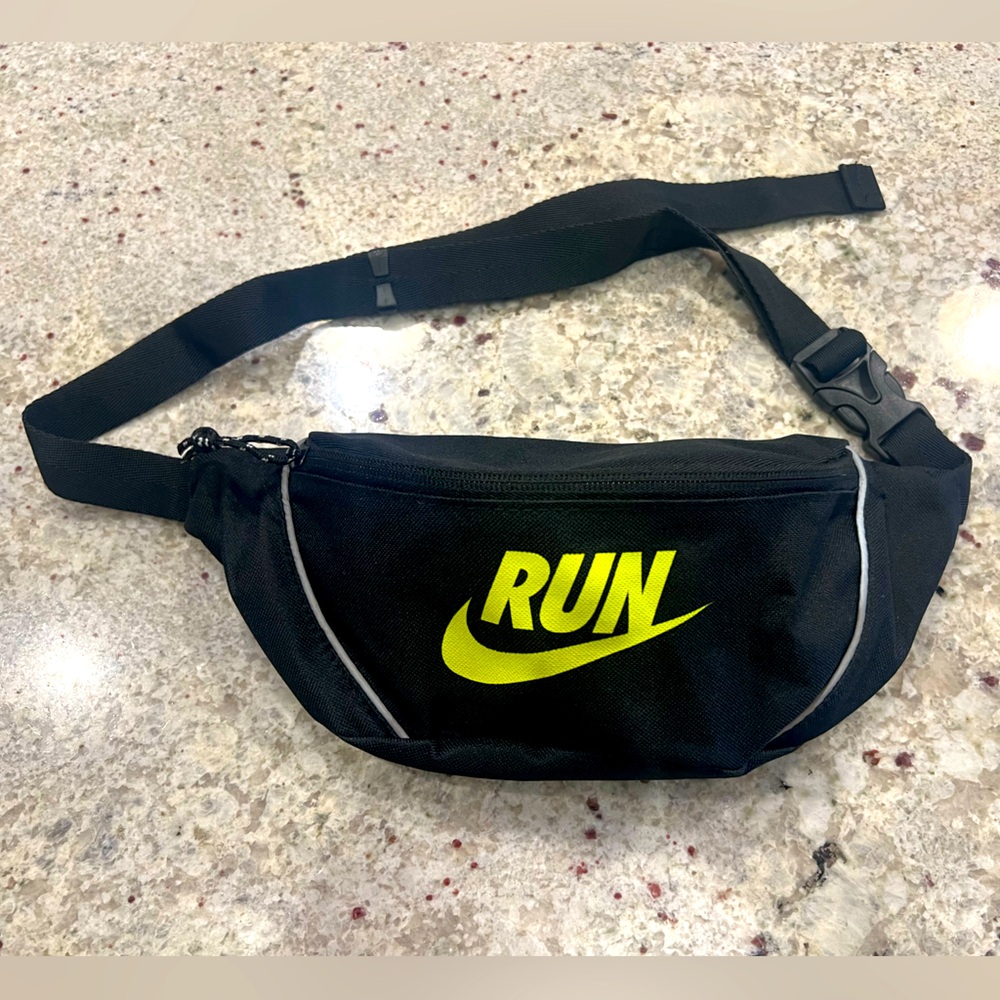 NWOT:Nike Run Port Authority Fanny Pack | Running Hip Bag | Small | Black & Volt